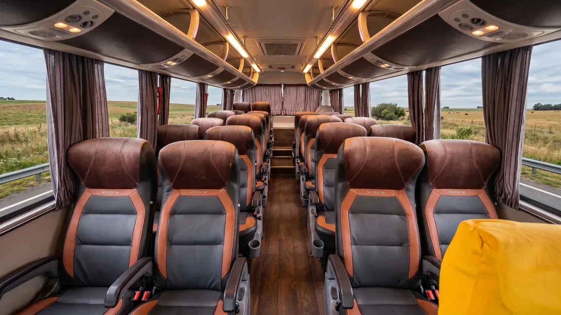 Minibus — foto 2 de 2